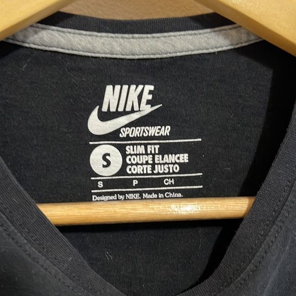 Nike Cropped Black Short Sleeve Slim Fit T-Shirt - Picture 3 of 4